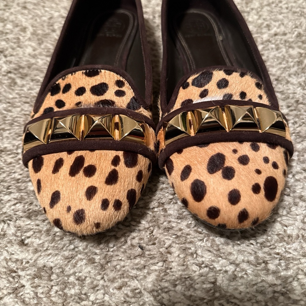 Tory Burch Animal Print Flats with Gold Studs - Picture 5 of 8